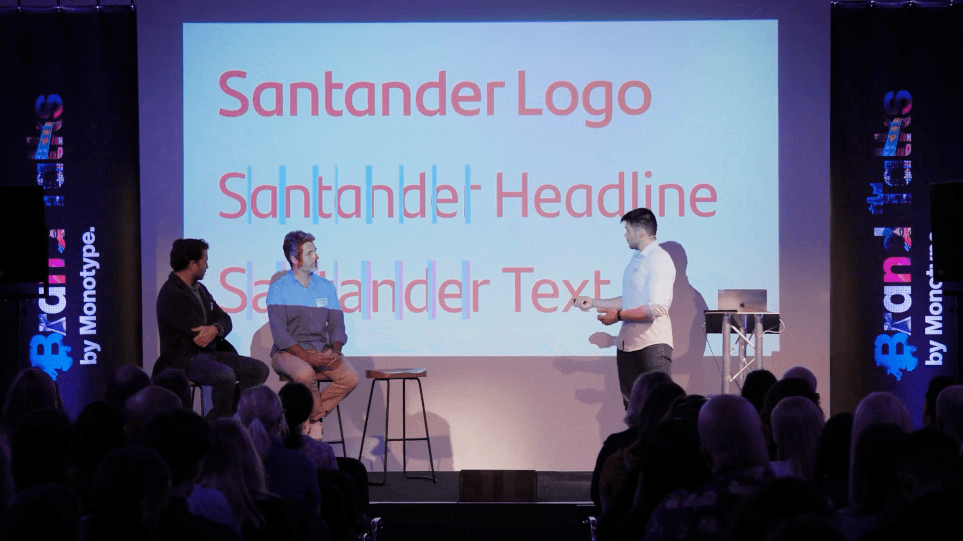 Santander 브랜드 타이포그래피가 화면에 보이는 Monotype. Brand Talks 행사